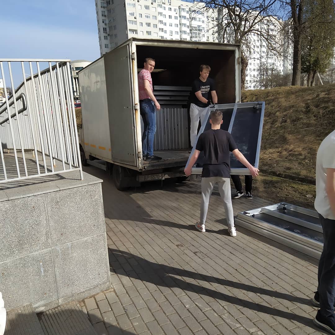 Разгрузка стройматериалов